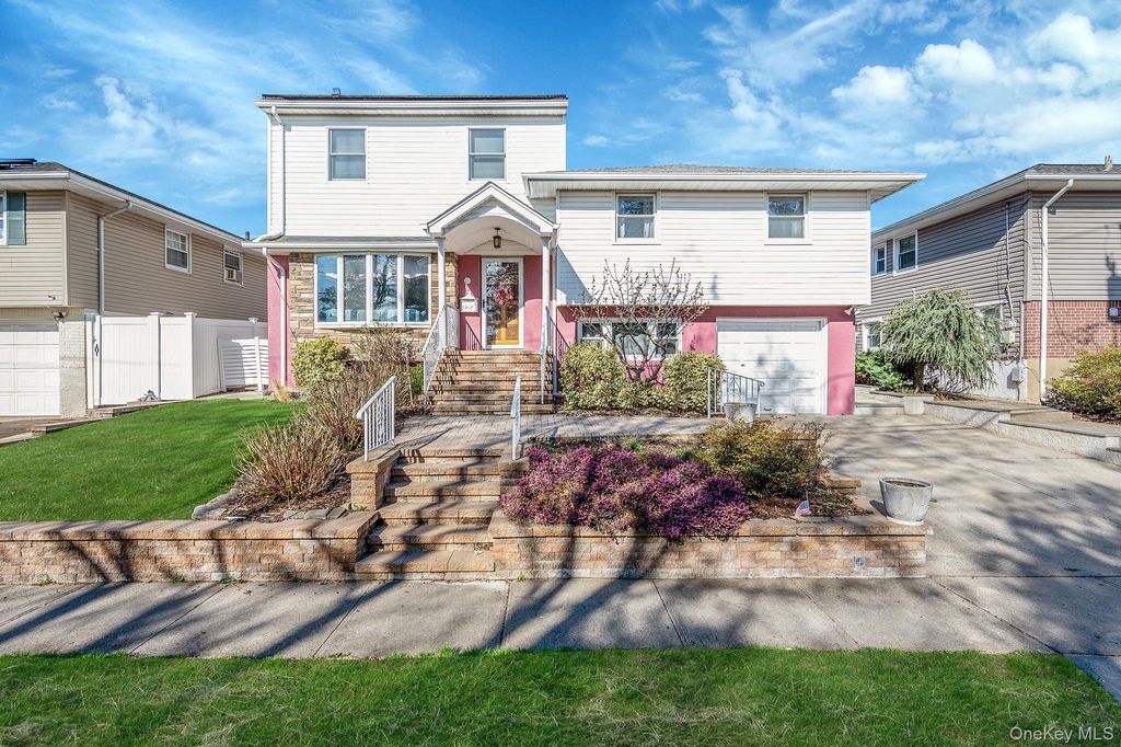 257 Garden City Road, Franklin Square, NY 11010