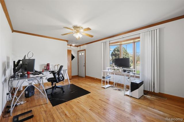 13412 Common Road, Warren, MI 48088