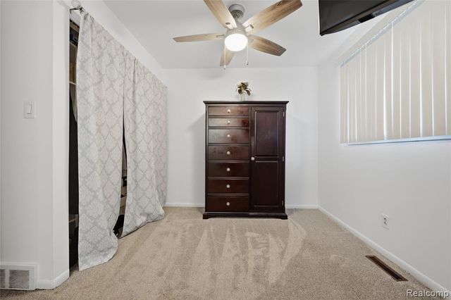 13412 Common Road, Warren, MI 48088