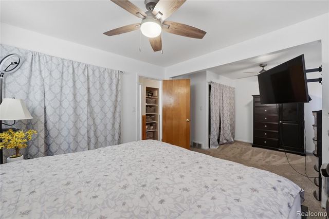 13412 Common Road, Warren, MI 48088