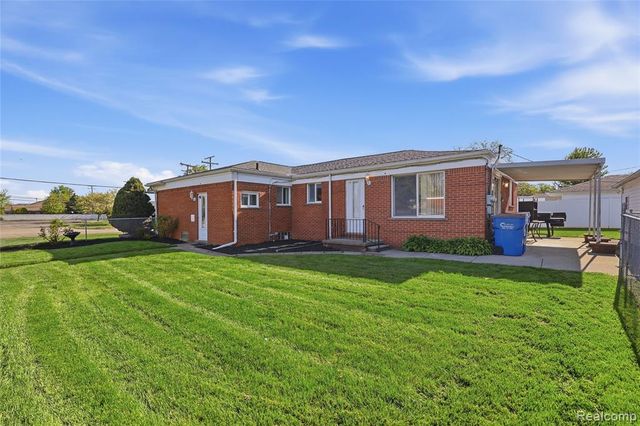 13412 Common Road, Warren, MI 48088