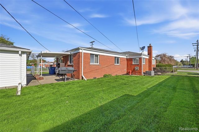 13412 Common Road, Warren, MI 48088