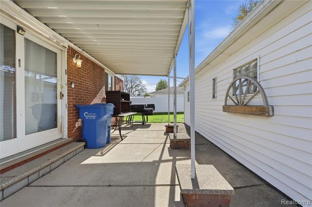 13412 Common Road, Warren, MI 48088