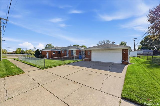 13412 Common Road, Warren, MI 48088