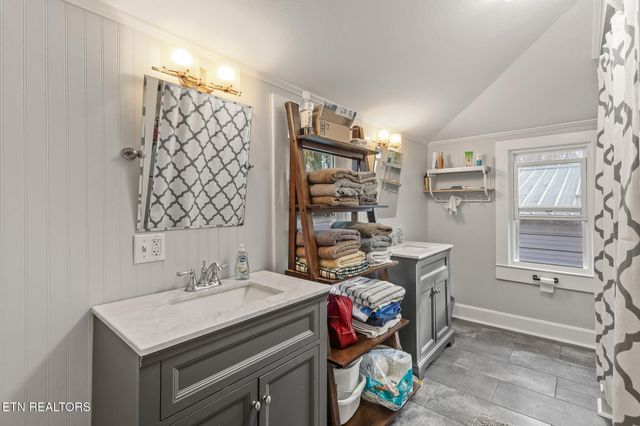 795 Athens Pike, Etowah, TN 37331