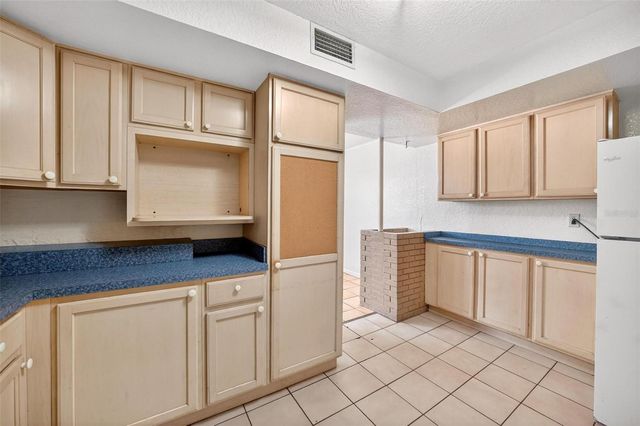 715 S RANDOLPH AVENUE, Kissimmee, FL 34741