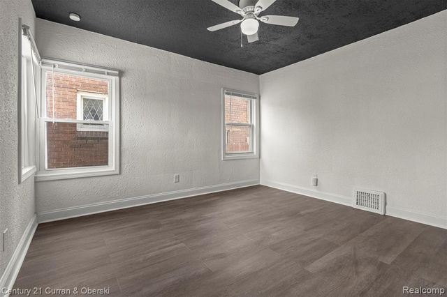 53 W Charlotte Street, Ecorse, MI 48229