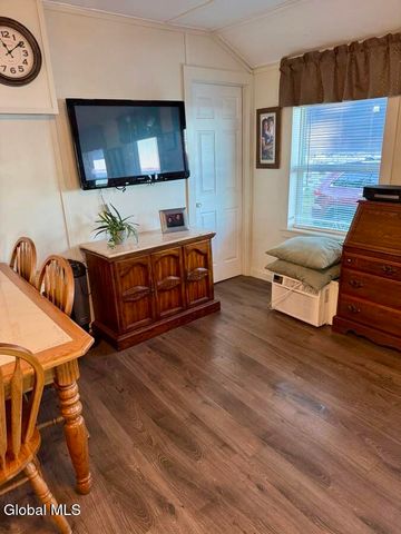 86 Riley Cove Road, Malta, NY 12020