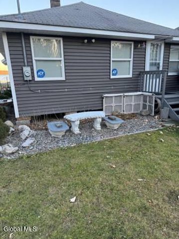 86 Riley Cove Road, Malta, NY 12020