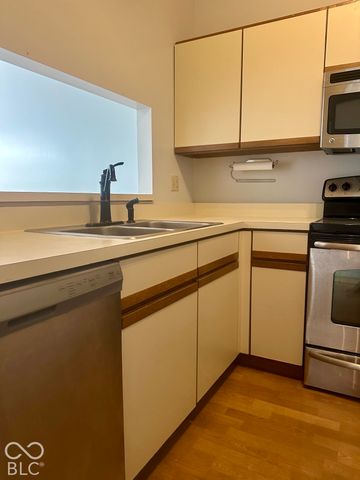 920 E 62nd Street M14, Indianapolis, IN 46220