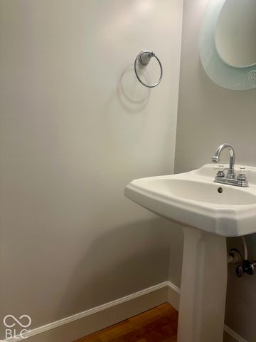 920 E 62nd Street M14, Indianapolis, IN 46220