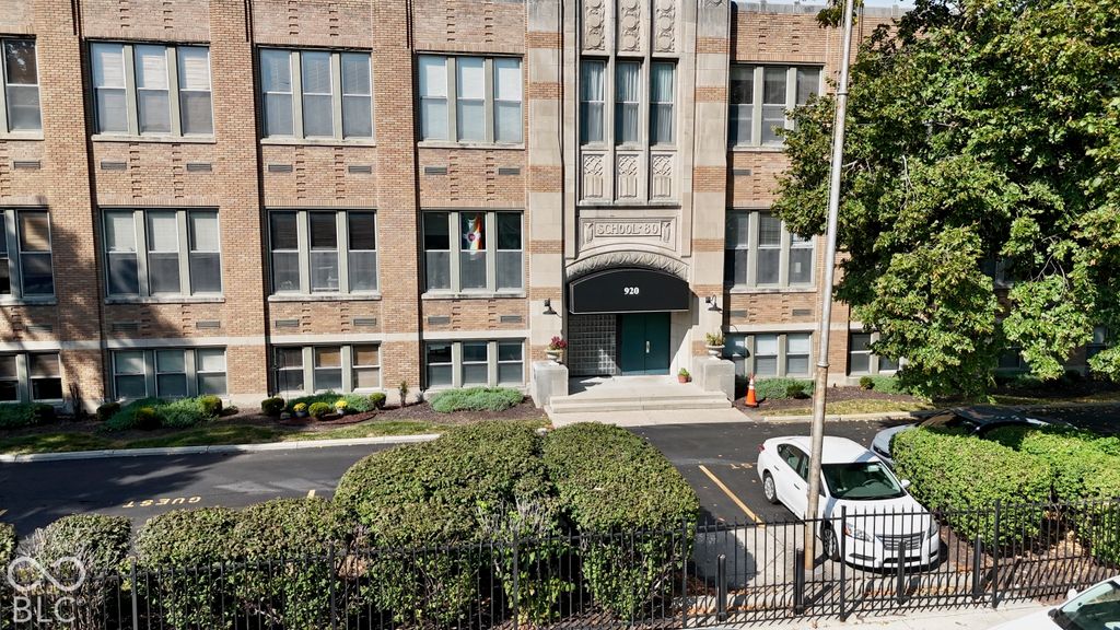 920 E 62nd Street M14, Indianapolis, IN 46220