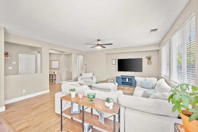 4343 Bluebell Ave, Olivehurst, CA 95961