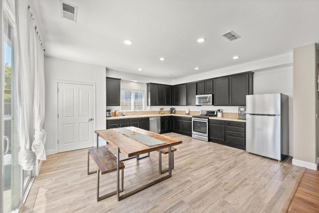 4343 Bluebell Ave, Olivehurst, CA 95961