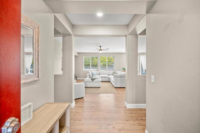 4343 Bluebell Ave, Olivehurst, CA 95961