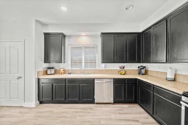4343 Bluebell Ave, Olivehurst, CA 95961