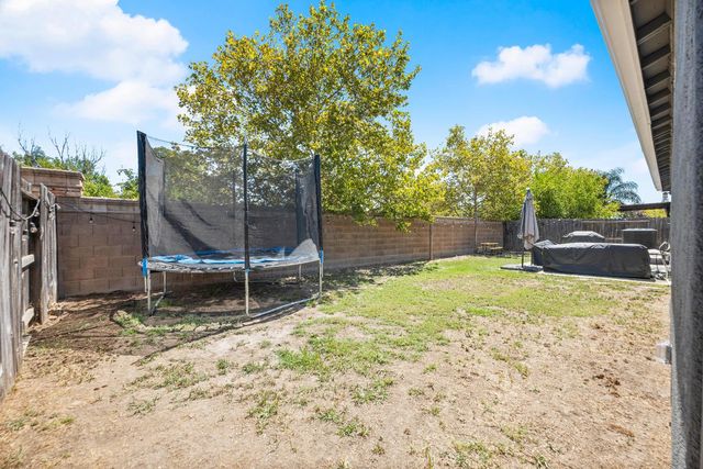 4343 Bluebell Ave, Olivehurst, CA 95961