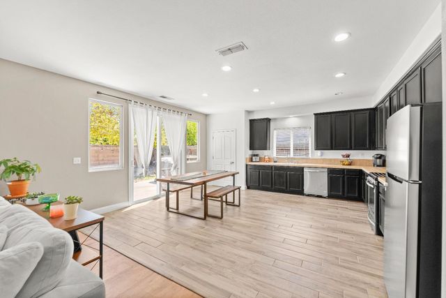 4343 Bluebell Ave, Olivehurst, CA 95961