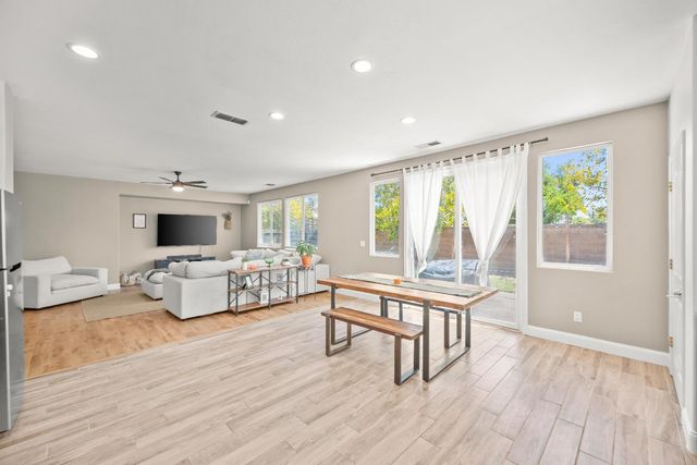 4343 Bluebell Ave, Olivehurst, CA 95961