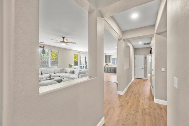 4343 Bluebell Ave, Olivehurst, CA 95961
