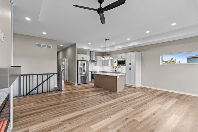 3056 Ridgeview Circle, Coralville, IA 52241