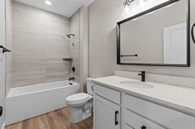 3056 Ridgeview Circle, Coralville, IA 52241