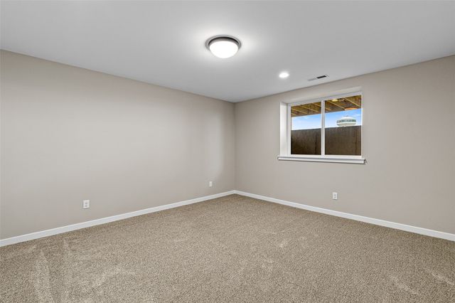 3056 Ridgeview Circle, Coralville, IA 52241