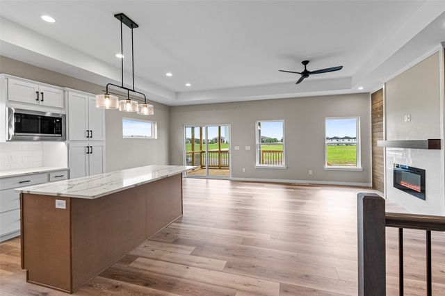 3056 Ridgeview Circle, Coralville, IA 52241