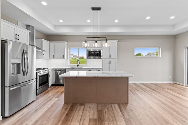 3056 Ridgeview Circle, Coralville, IA 52241