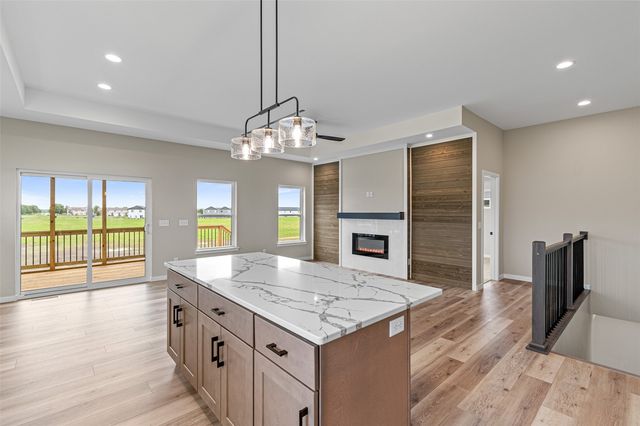 3056 Ridgeview Circle, Coralville, IA 52241