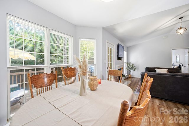 1008 Raywood Court, Matthews, NC 28104
