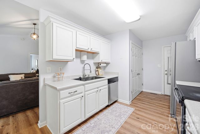 1008 Raywood Court, Matthews, NC 28104
