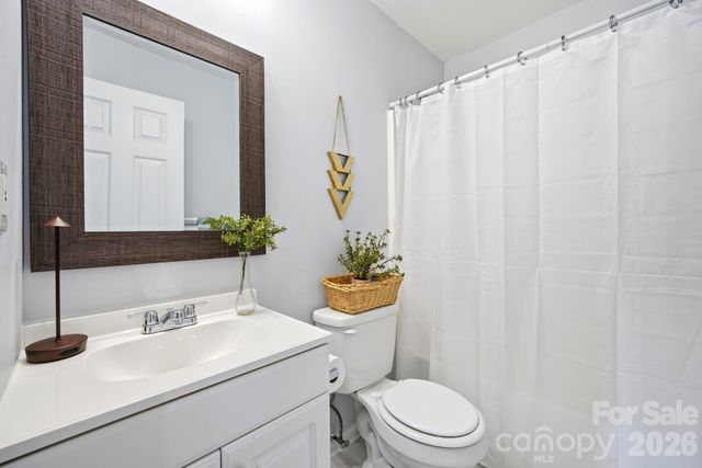 1008 Raywood Court, Matthews, NC 28104