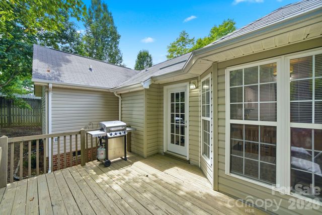 1008 Raywood Court, Matthews, NC 28104