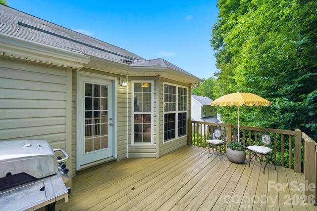 1008 Raywood Court, Matthews, NC 28104