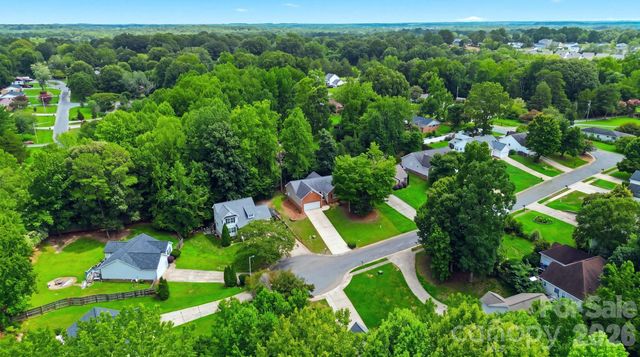 1008 Raywood Court, Matthews, NC 28104