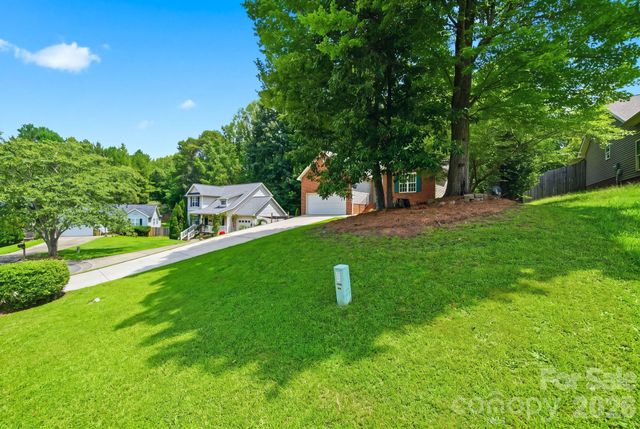 1008 Raywood Court, Matthews, NC 28104