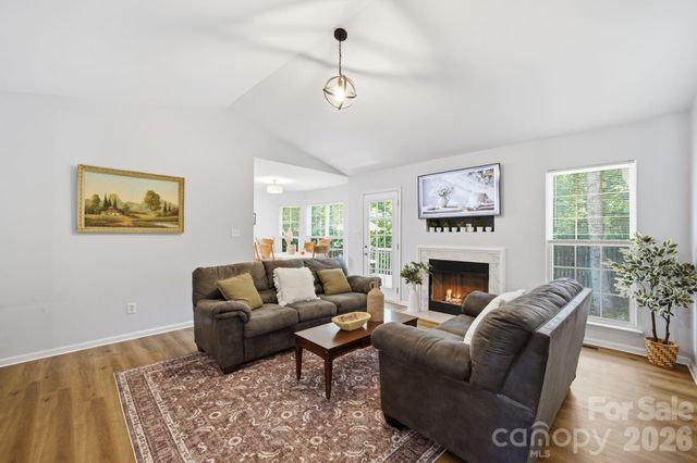 1008 Raywood Court, Matthews, NC 28104
