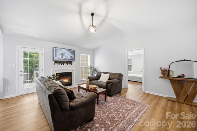 1008 Raywood Court, Matthews, NC 28104