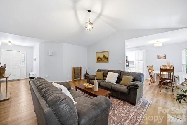 1008 Raywood Court, Matthews, NC 28104