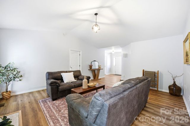1008 Raywood Court, Matthews, NC 28104