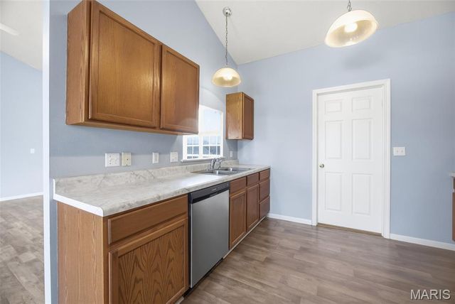 105 Hillcrest Court, St Robert, MO 65584