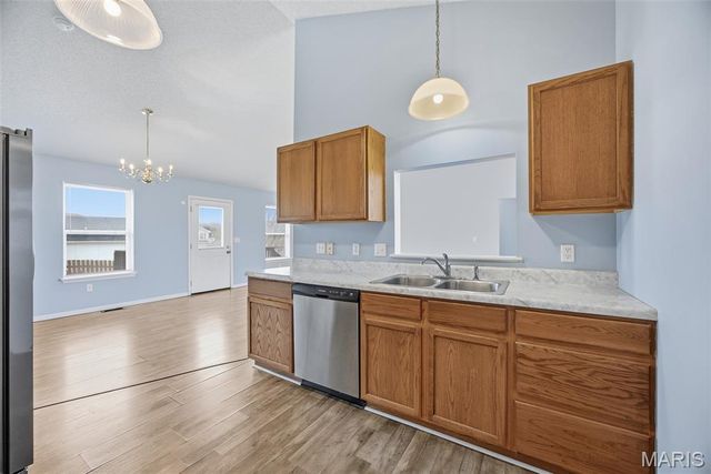 105 Hillcrest Court, St Robert, MO 65584