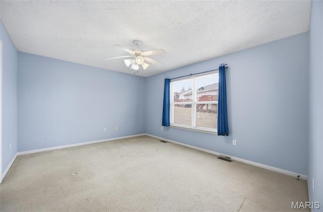 105 Hillcrest Court, St Robert, MO 65584