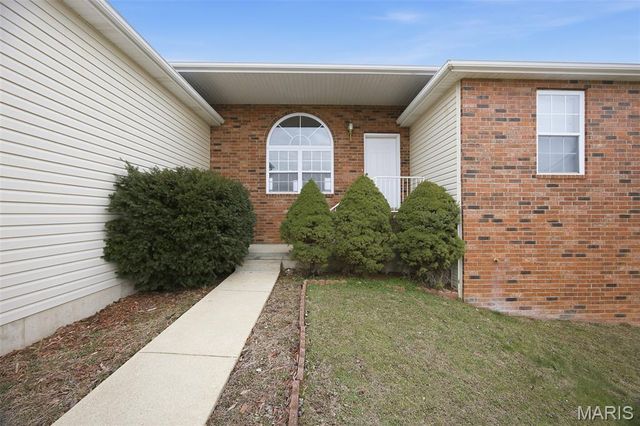 105 Hillcrest Court, St Robert, MO 65584
