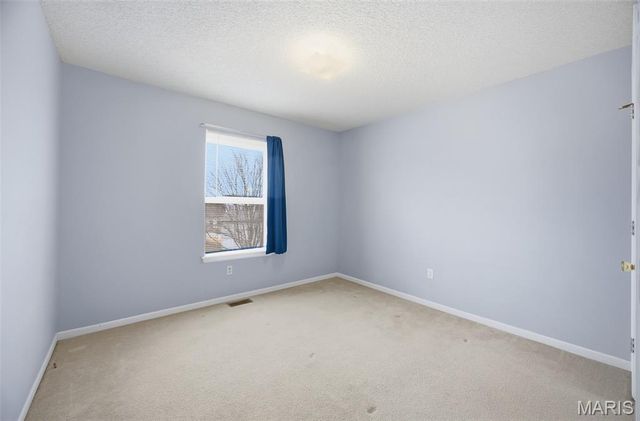 105 Hillcrest Court, St Robert, MO 65584