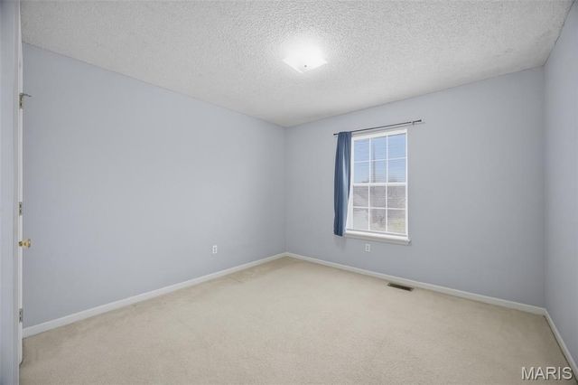 105 Hillcrest Court, St Robert, MO 65584