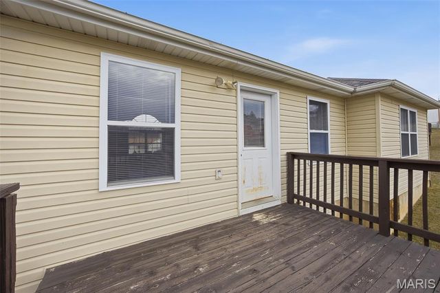 105 Hillcrest Court, St Robert, MO 65584