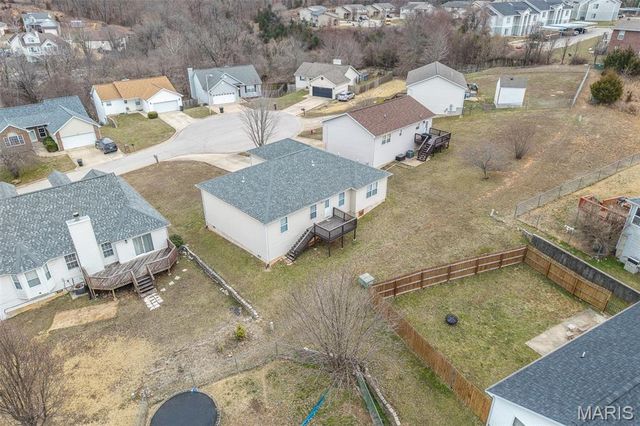 105 Hillcrest Court, St Robert, MO 65584