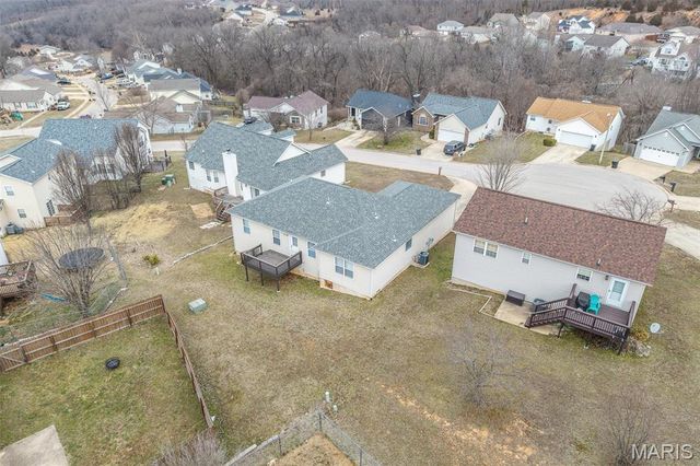 105 Hillcrest Court, St Robert, MO 65584